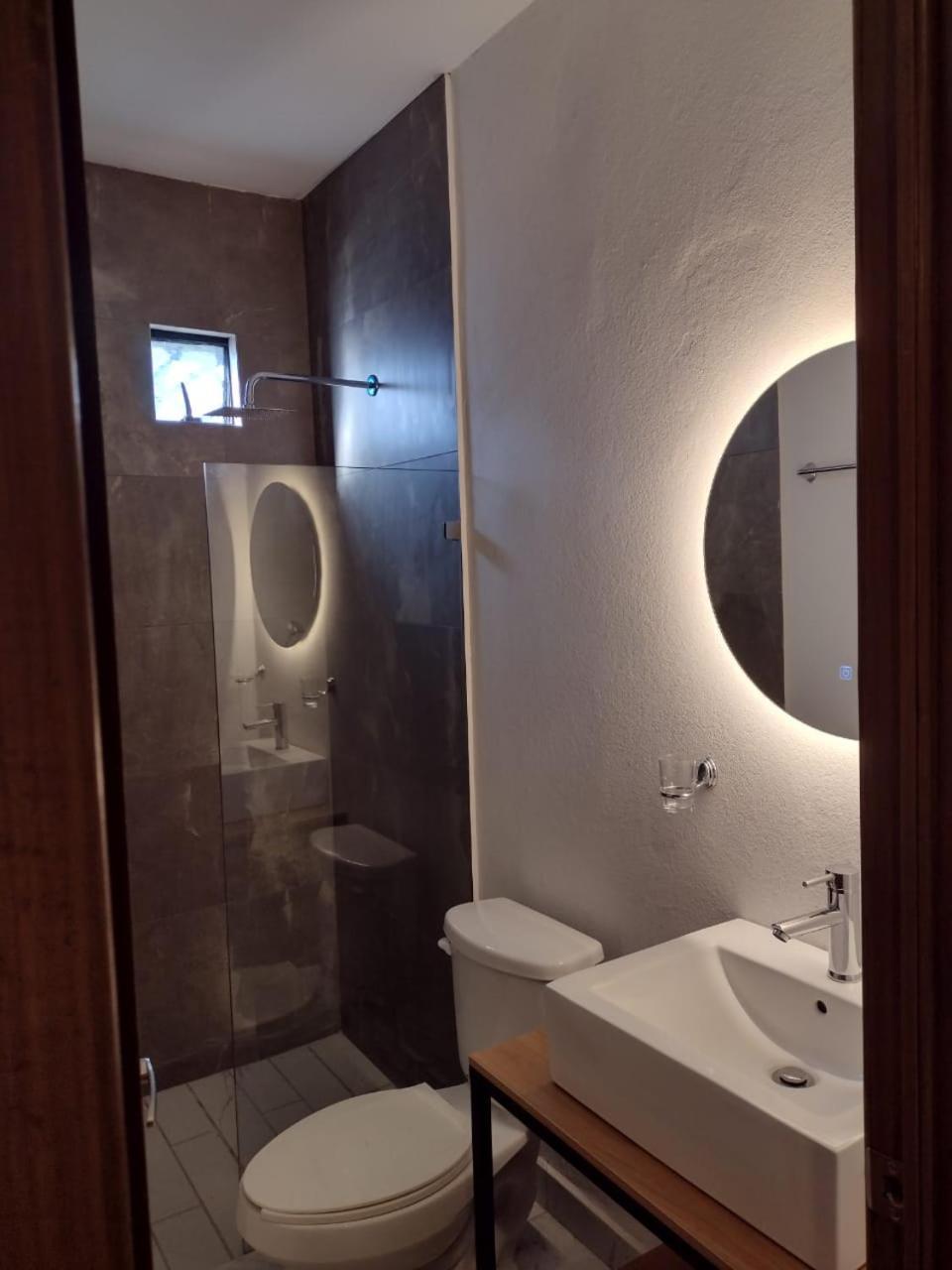 Vidrio Suites Col Americana Guadalajara Exterior photo